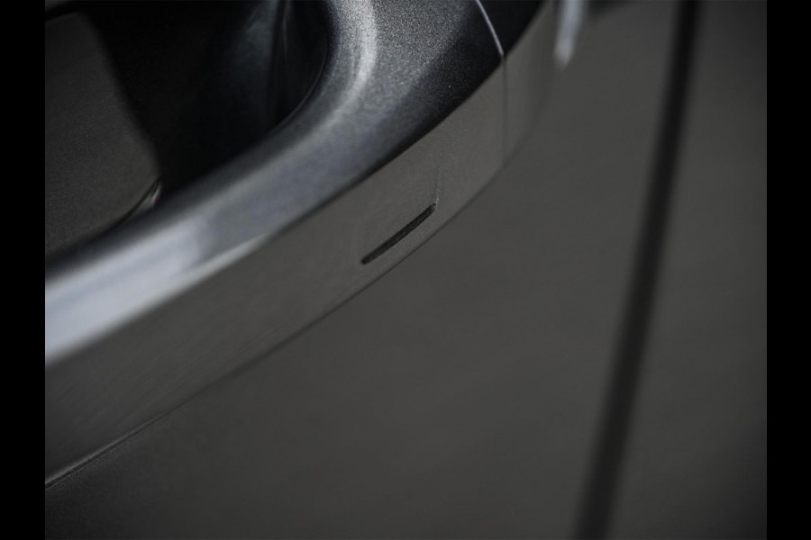 Audi Q8 E-Hybrid Quattro 360KW Competition Plus | Panoramadak | 5 Jr Garantie | Alcantara Hemelbekleding | Carbon Inleg | Stoelmassage + Ventilatie | Achterasbesturing | 360 Camera | B&O Sound | HUD | OLED | Soft Close | Ambiance Interieur |