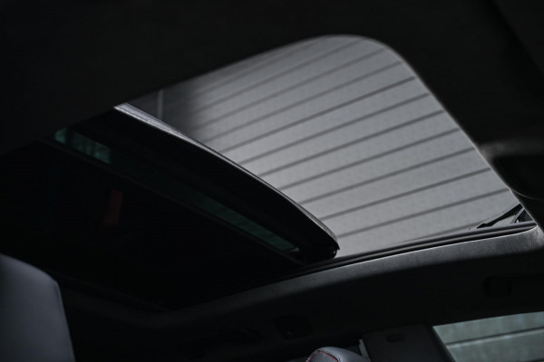 Audi Q8 E-Hybrid Quattro 360KW Competition Plus | Panoramadak | 5 Jr Garantie | Alcantara Hemelbekleding | Carbon Inleg | Stoelmassage + Ventilatie | Achterasbesturing | 360 Camera | B&O Sound | HUD | OLED | Soft Close | Ambiance Interieur |