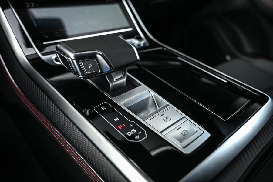 Audi Q8 E-Hybrid Quattro 360KW Competition Plus | Panoramadak | 5 Jr Garantie | Alcantara Hemelbekleding | Carbon Inleg | Stoelmassage + Ventilatie | Achterasbesturing | 360 Camera | B&O Sound | HUD | OLED | Soft Close | Ambiance Interieur |