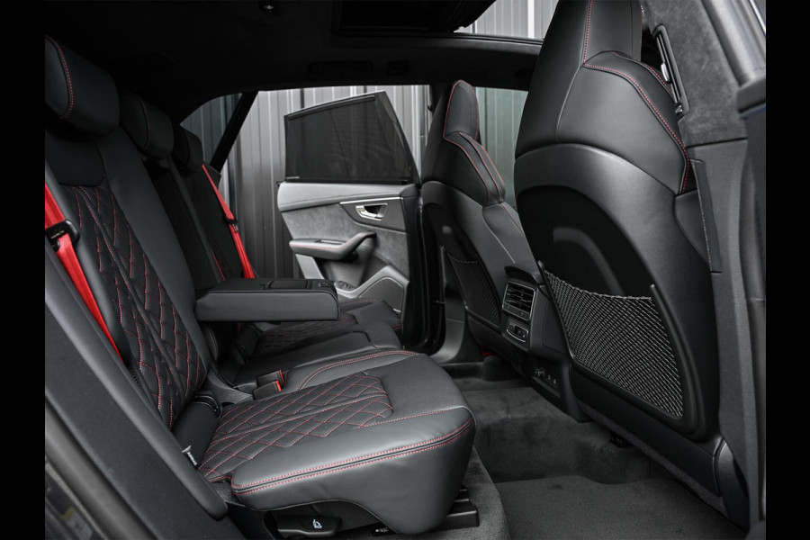 Audi Q8 E-Hybrid Quattro 360KW Competition Plus | Panoramadak | 5 Jr Garantie | Alcantara Hemelbekleding | Carbon Inleg | Stoelmassage + Ventilatie | Achterasbesturing | 360 Camera | B&O Sound | HUD | OLED | Soft Close | Ambiance Interieur |