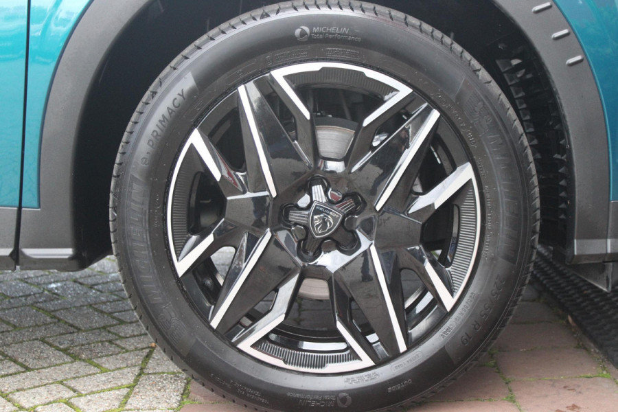 Peugeot 3008 1.2 Hybrid 145PK GT | ELEKTRISCH BEDIENBARE ACHTERKLEP | NAVIGATIE | DRAADLOZE APPLE CARPLAY/ANDROID AUTO | SFEER VERLICHTING | ACHTERUITRIJ CAMERA | PARKEERSENSOREN VOOR EN ACHTER | FULL LED KOPLAMPEN | KEYLESS ENTRY/START | ADAPTIVE CRUISE CONTROL | STOEL/STUUR VERWARMING | LICHTMETALEN VELGEN 19" | DAB+ RADIO |