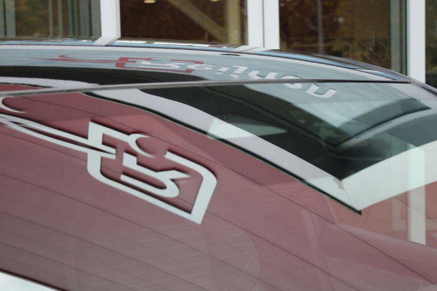 Peugeot 3008 1.2 Hybrid 145PK GT | ELEKTRISCH BEDIENBARE ACHTERKLEP | NAVIGATIE | DRAADLOZE APPLE CARPLAY/ANDROID AUTO | SFEER VERLICHTING | ACHTERUITRIJ CAMERA | PARKEERSENSOREN VOOR EN ACHTER | FULL LED KOPLAMPEN | KEYLESS ENTRY/START | ADAPTIVE CRUISE CONTROL | STOEL/STUUR VERWARMING | LICHTMETALEN VELGEN 19" | DAB+ RADIO |
