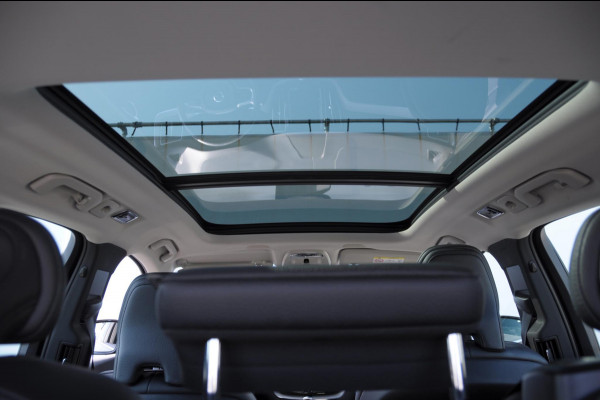 Volvo XC60 T8 390PK Automaat Recharge AWD Inscription / Head up display / Leer dashboard / Trekhaak / BLIS / Adaptieve cruise control / Panoramadak / Apple carplay / Parkeersensoren met camera / Elektrische achterklep / Elektrische stoelen met geheugen / Stoel en stuurwielverwarming