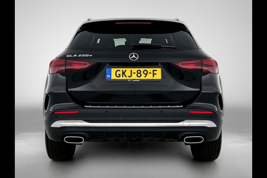 Mercedes-Benz GLA 250 e AMG Line | AMG-LIne In en Exterieur | 360 Camera | Sfeerverlichting | Navigatie | Keyless entry|  Easy-pack | Inclusief 24 maanden MB Certified garantie voor Europa.