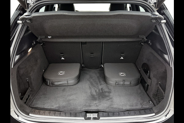 Mercedes-Benz GLA 250 e AMG Line | AMG-LIne In en Exterieur | 360 Camera | Sfeerverlichting | Navigatie | Keyless entry|  Easy-pack | Inclusief 24 maanden MB Certified garantie voor Europa.