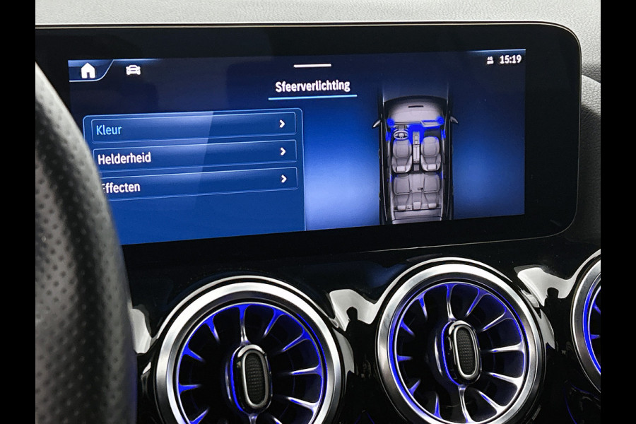 Mercedes-Benz GLA 250 e AMG Line | AMG-LIne In en Exterieur | 360 Camera | Sfeerverlichting | Navigatie | Keyless entry|  Easy-pack | Inclusief 24 maanden MB Certified garantie voor Europa.