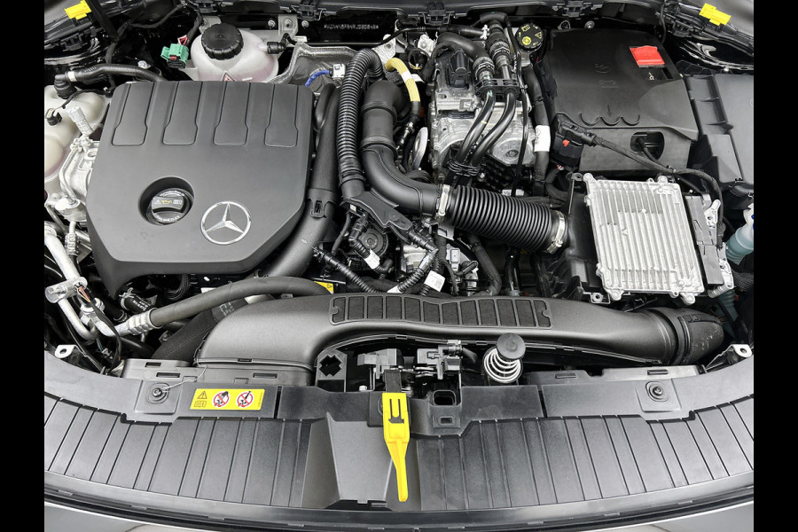 Mercedes-Benz GLA 250 e AMG Line | AMG-LIne In en Exterieur | 360 Camera | Sfeerverlichting | Navigatie | Keyless entry|  Easy-pack | Inclusief 24 maanden MB Certified garantie voor Europa.