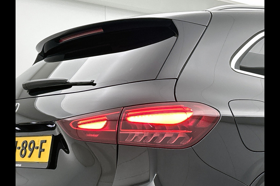 Mercedes-Benz GLA 250 e AMG Line | AMG-LIne In en Exterieur | 360 Camera | Sfeerverlichting | Navigatie | Keyless entry|  Easy-pack | Inclusief 24 maanden MB Certified garantie voor Europa.