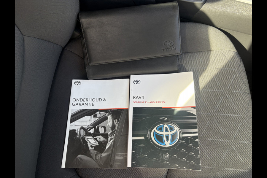 Toyota RAV4 2.0 VVT-iE Business Trekhaak (2000 kg) Adapt.Cruise Carplay Camera Voll.Dealer Onderhouden!