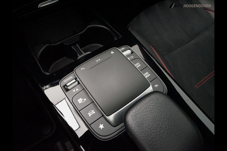 Mercedes-Benz CLA-Klasse Shooting Brake 180 Business Solution AMG (APPLE CARPLAY,PANORAMADAK,STOELVERWARMING,SFEERVERLICHTING,LED)