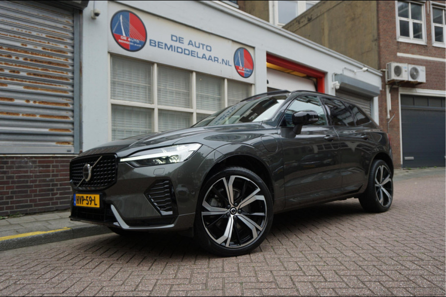 Volvo XC60 2.0 T6 Plug-in hybrid AWD Ultra Black Edition R-Design | Panoramadak | Trekhaak | 360 camera | Adaptive+Lane | Harman Kardon | 21inch | Dealer onderhouden Recharge