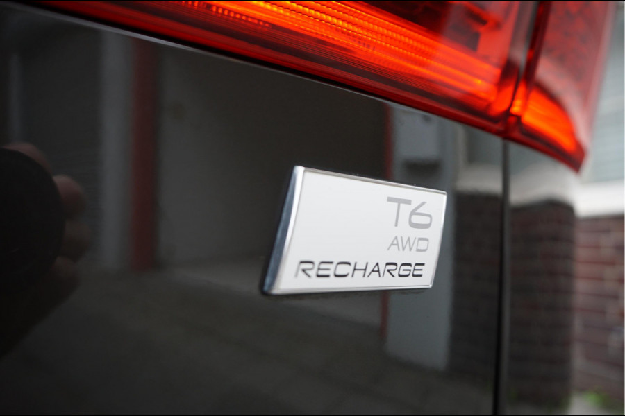 Volvo XC60 2.0 T6 Plug-in hybrid AWD Ultra Black Edition R-Design | Panoramadak | Trekhaak | 360 camera | Adaptive+Lane | Harman Kardon | 21inch | Dealer onderhouden Recharge