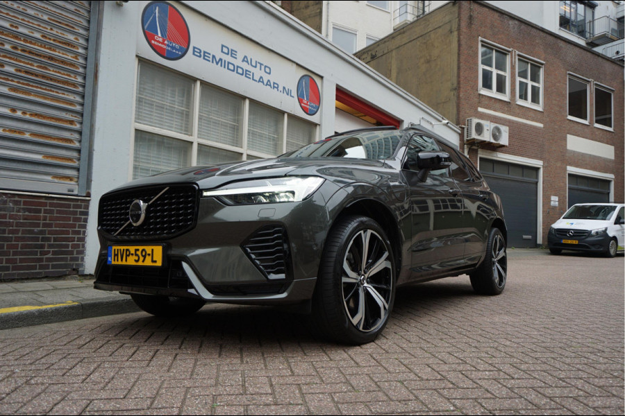 Volvo XC60 2.0 T6 Plug-in hybrid AWD Ultra Black Edition R-Design | Panoramadak | Trekhaak | 360 camera | Adaptive+Lane | Harman Kardon | 21inch | Dealer onderhouden Recharge