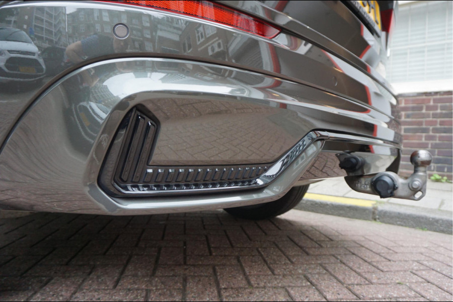 Volvo XC60 2.0 T6 Plug-in hybrid AWD Ultra Black Edition R-Design | Panoramadak | Trekhaak | 360 camera | Adaptive+Lane | Harman Kardon | 21inch | Dealer onderhouden Recharge