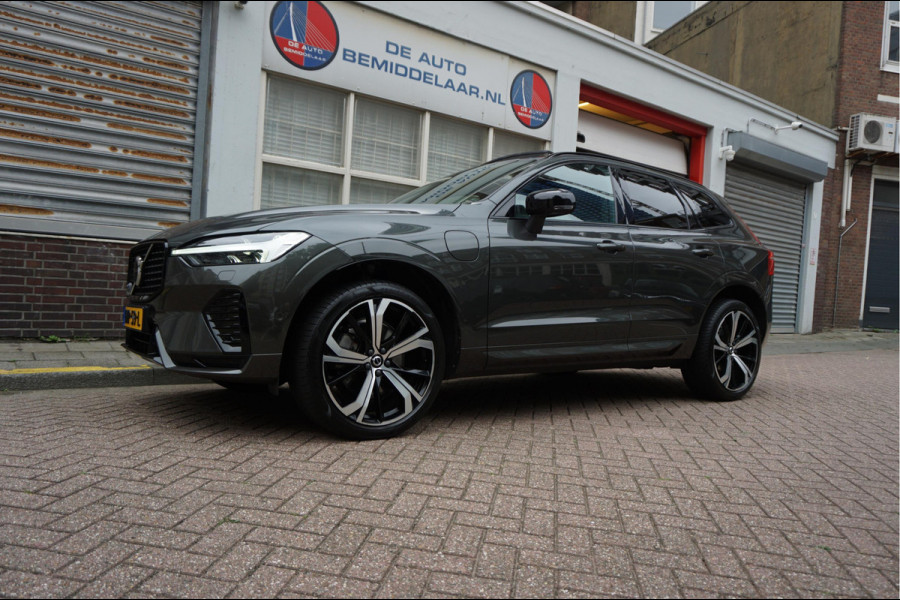 Volvo XC60 2.0 T6 Plug-in hybrid AWD Ultra Black Edition R-Design | Panoramadak | Trekhaak | 360 camera | Adaptive+Lane | Harman Kardon | 21inch | Dealer onderhouden Recharge
