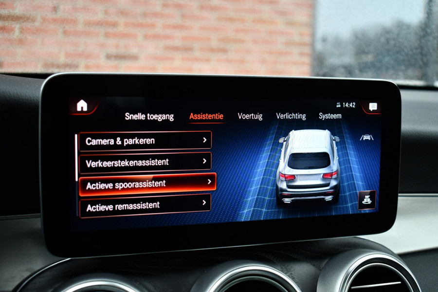 Mercedes-Benz GLC 300e 4M AMG Pano Luchtv Distr HUD 360 Stoel-ventilatie Memory Night