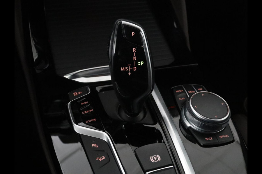 BMW X4 xDrive20i Business Edition | M-sport | Panoramadak | Leder | Memory | Stuur/stoel verwarming | Cruise control | Camera | Park assist | Carplay | Sfeerverlichting | Climate control