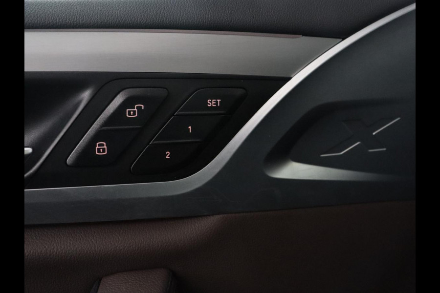 BMW X4 xDrive20i Business Edition | M-sport | Panoramadak | Leder | Memory | Stuur/stoel verwarming | Cruise control | Camera | Park assist | Carplay | Sfeerverlichting | Climate control
