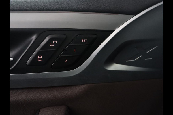 BMW X4 xDrive20i Business Edition | M-sport | Panoramadak | Leder | Memory | Stuur/stoel verwarming | Cruise control | Camera | Park assist | Carplay | Sfeerverlichting | Climate control