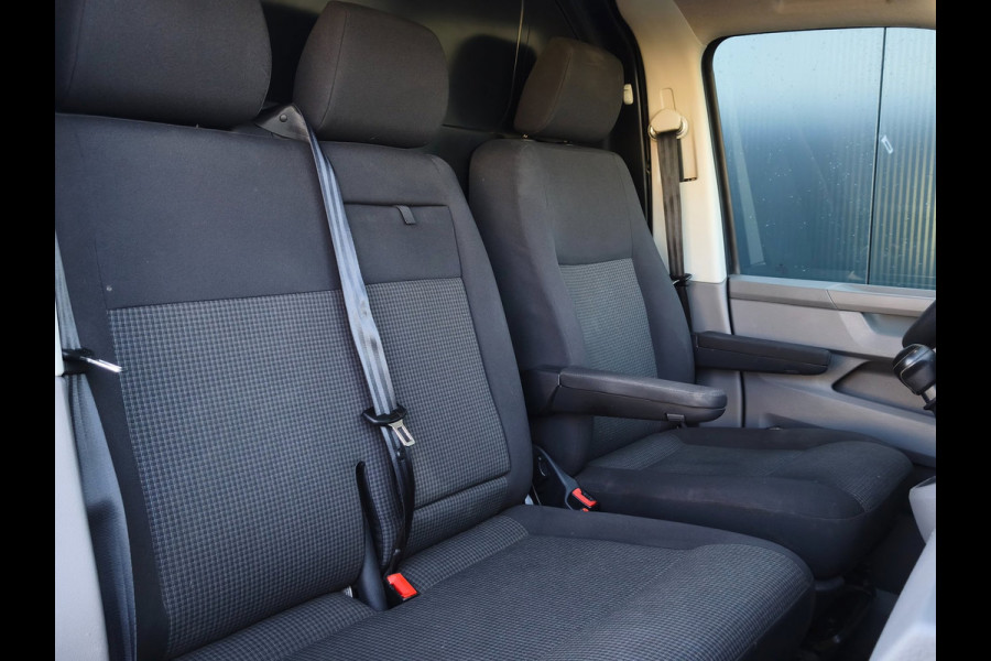 Volkswagen Transporter 2.0TDI L2H1 SPORT EDITION 150PK PDC