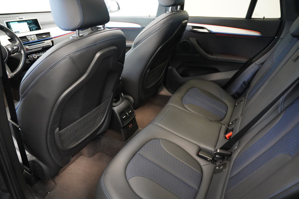 BMW X1 sDrive20i High Executive Panoramadak M-Sport Trekhaak