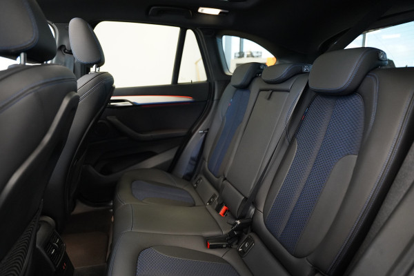 BMW X1 sDrive20i High Executive Panoramadak M-Sport Trekhaak