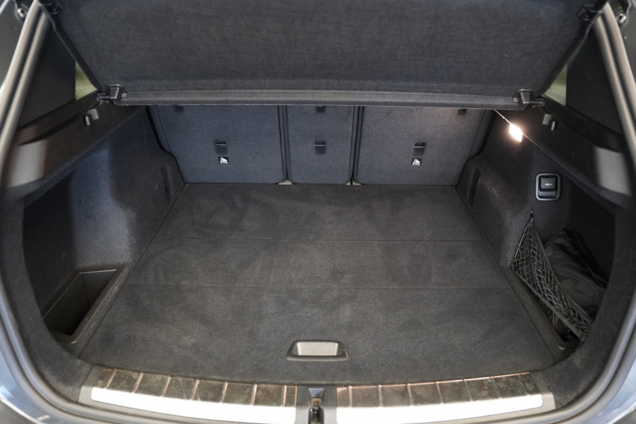 BMW X1 sDrive20i High Executive Panoramadak M-Sport Trekhaak