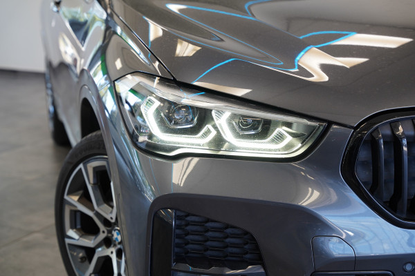 BMW X1 sDrive20i High Executive Panoramadak M-Sport Trekhaak