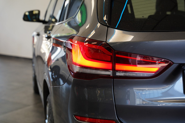 BMW X1 sDrive20i High Executive Panoramadak M-Sport Trekhaak