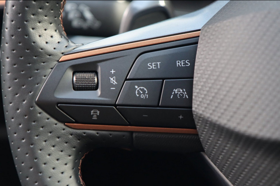 CUPRA Formentor 1.4 e-Hybrid VZ / PANO / ACC / CAMERA / KEYLESS / STUUR+STOELVERW