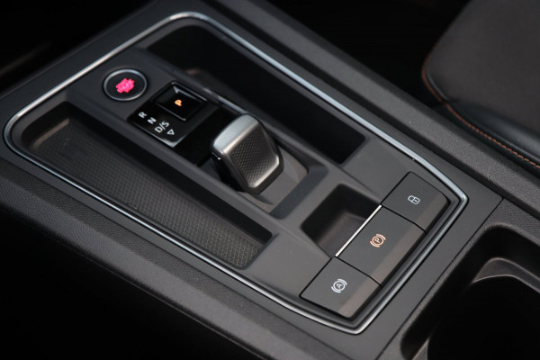 CUPRA Formentor 1.4 e-Hybrid VZ / PANO / ACC / CAMERA / KEYLESS / STUUR+STOELVERW