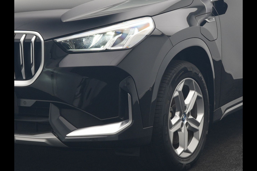 BMW X1 xDrive30e X Line PHEV 326pk Dealer O.H. | Trekhaak Af Fabriek | Panodak | Camera | Harman / Kardon | Lederen Voorstoelen Memory & Verwarmd | Sfeerverlichting | Apple Carplay | Navigatie | DAB | Cruise Control | Plug In Hybrid |