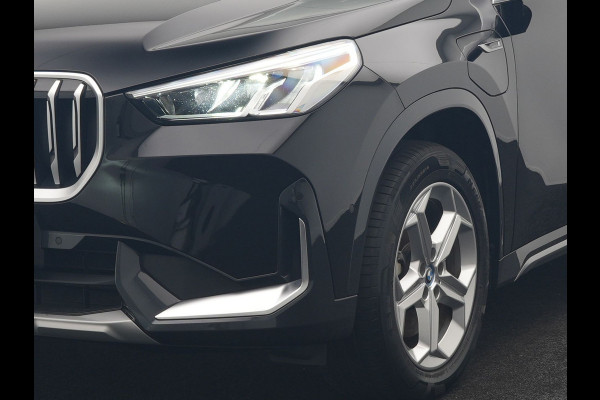 BMW X1 xDrive30e X Line PHEV 326pk Dealer O.H. | Trekhaak Af Fabriek | Panodak | Camera | Harman / Kardon | Lederen Voorstoelen Memory & Verwarmd | Sfeerverlichting | Apple Carplay | Navigatie | DAB | Cruise Control | Plug In Hybrid |