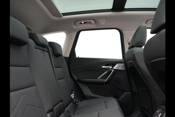 BMW X1 xDrive30e X Line PHEV 326pk Dealer O.H. | Trekhaak Af Fabriek | Panodak | Camera | Harman / Kardon | Lederen Voorstoelen Memory & Verwarmd | Sfeerverlichting | Apple Carplay | Navigatie | DAB | Cruise Control | Plug In Hybrid |