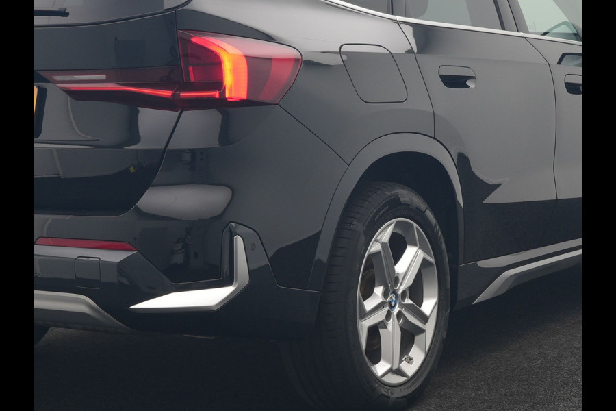 BMW X1 xDrive30e X Line PHEV 326pk Dealer O.H. | Trekhaak Af Fabriek | Panodak | Camera | Harman / Kardon | Lederen Voorstoelen Memory & Verwarmd | Sfeerverlichting | Apple Carplay | Navigatie | DAB | Cruise Control | Plug In Hybrid |