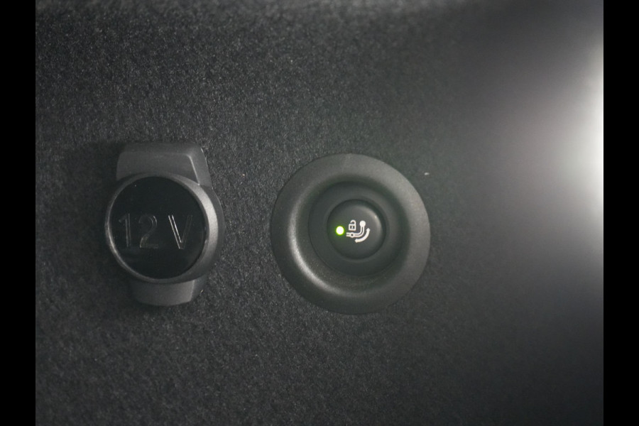 BMW X1 xDrive30e X Line PHEV 326pk Dealer O.H. | Trekhaak Af Fabriek | Panodak | Camera | Harman / Kardon | Lederen Voorstoelen Memory & Verwarmd | Sfeerverlichting | Apple Carplay | Navigatie | DAB | Cruise Control | Plug In Hybrid |