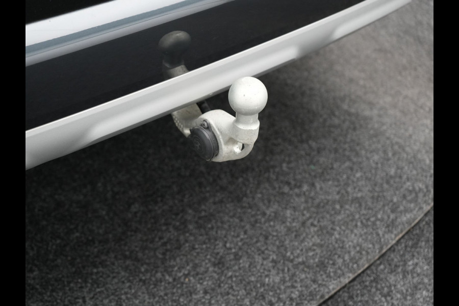 BMW X1 xDrive30e X Line PHEV 326pk Dealer O.H. | Trekhaak Af Fabriek | Panodak | Camera | Harman / Kardon | Lederen Voorstoelen Memory & Verwarmd | Sfeerverlichting | Apple Carplay | Navigatie | DAB | Cruise Control | Plug In Hybrid |