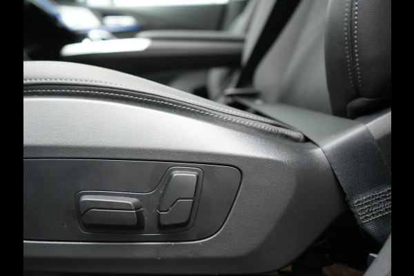 BMW X1 xDrive30e X Line PHEV 326pk Dealer O.H. | Trekhaak Af Fabriek | Panodak | Camera | Harman / Kardon | Lederen Voorstoelen Memory & Verwarmd | Sfeerverlichting | Apple Carplay | Navigatie | DAB | Cruise Control | Plug In Hybrid |