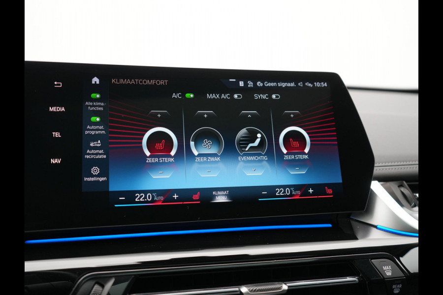 BMW X1 xDrive30e X Line PHEV 326pk Dealer O.H. | Trekhaak Af Fabriek | Panodak | Camera | Harman / Kardon | Lederen Voorstoelen Memory & Verwarmd | Sfeerverlichting | Apple Carplay | Navigatie | DAB | Cruise Control | Plug In Hybrid |