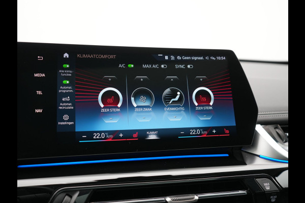 BMW X1 xDrive30e X Line PHEV 326pk Dealer O.H. | Trekhaak Af Fabriek | Panodak | Camera | Harman / Kardon | Lederen Voorstoelen Memory & Verwarmd | Sfeerverlichting | Apple Carplay | Navigatie | DAB | Cruise Control | Plug In Hybrid |