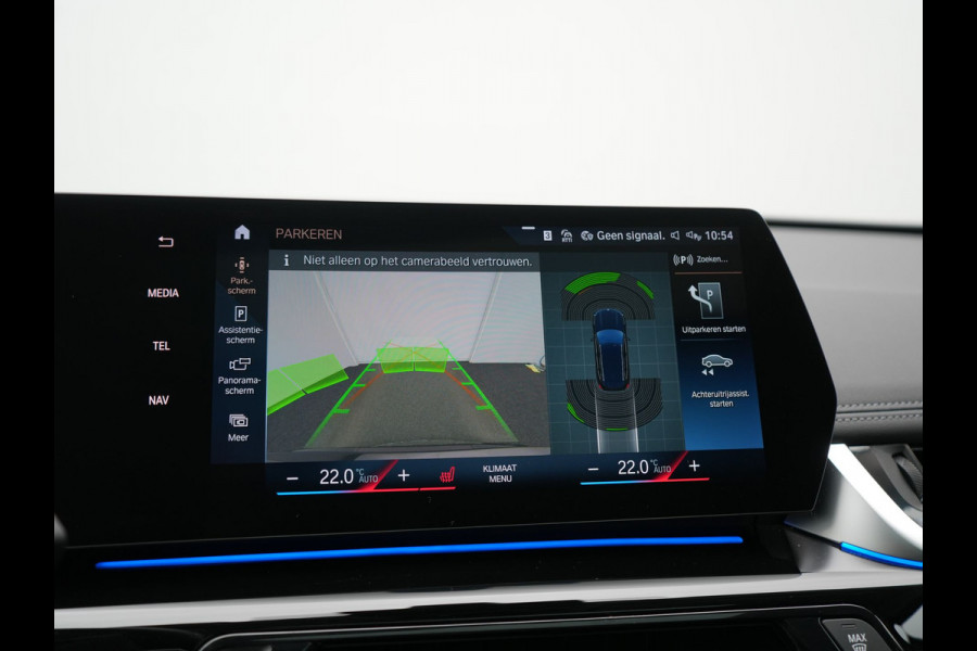 BMW X1 xDrive30e X Line PHEV 326pk Dealer O.H. | Trekhaak Af Fabriek | Panodak | Camera | Harman / Kardon | Lederen Voorstoelen Memory & Verwarmd | Sfeerverlichting | Apple Carplay | Navigatie | DAB | Cruise Control | Plug In Hybrid |