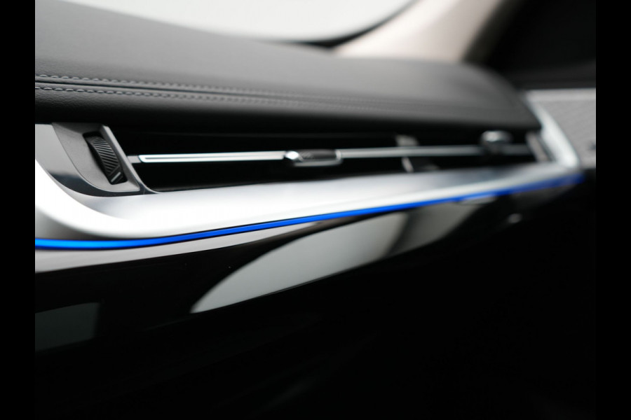 BMW X1 xDrive30e X Line PHEV 326pk Dealer O.H. | Trekhaak Af Fabriek | Panodak | Camera | Harman / Kardon | Lederen Voorstoelen Memory & Verwarmd | Sfeerverlichting | Apple Carplay | Navigatie | DAB | Cruise Control | Plug In Hybrid |
