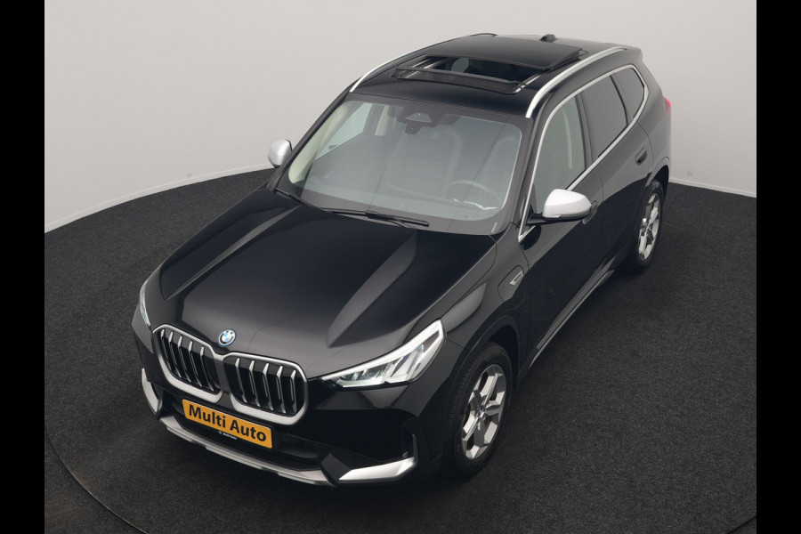 BMW X1 xDrive30e X Line PHEV 326pk Dealer O.H. | Trekhaak Af Fabriek | Panodak | Camera | Harman / Kardon | Lederen Voorstoelen Memory & Verwarmd | Sfeerverlichting | Apple Carplay | Navigatie | DAB | Cruise Control | Plug In Hybrid |