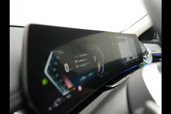 BMW X1 xDrive30e X Line PHEV 326pk Dealer O.H. | Trekhaak Af Fabriek | Panodak | Camera | Harman / Kardon | Lederen Voorstoelen Memory & Verwarmd | Sfeerverlichting | Apple Carplay | Navigatie | DAB | Cruise Control | Plug In Hybrid |