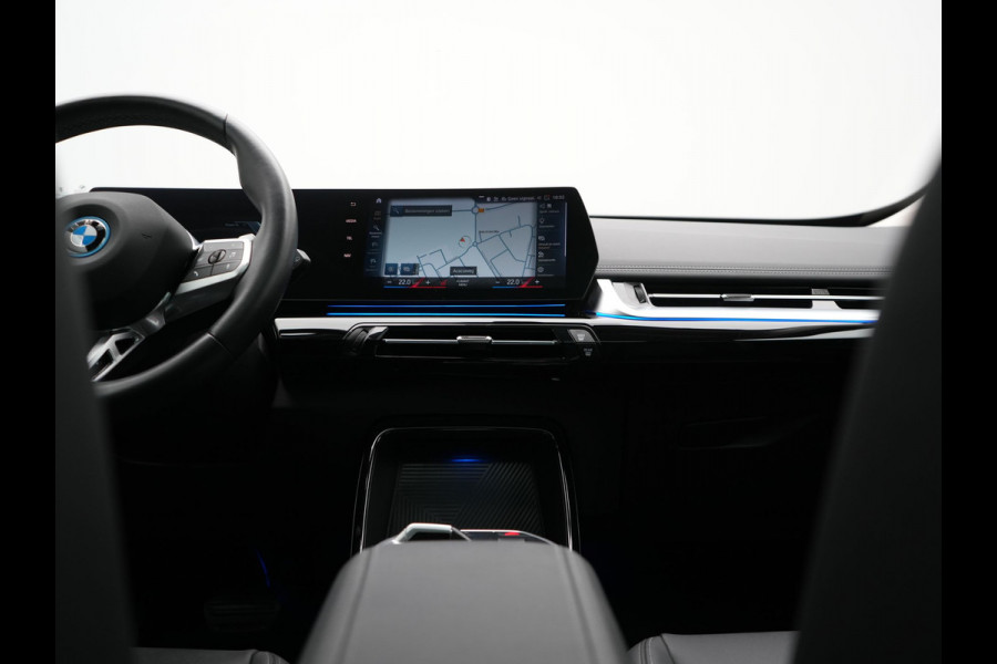 BMW X1 xDrive30e X Line PHEV 326pk Dealer O.H. | Trekhaak Af Fabriek | Panodak | Camera | Harman / Kardon | Lederen Voorstoelen Memory & Verwarmd | Sfeerverlichting | Apple Carplay | Navigatie | DAB | Cruise Control | Plug In Hybrid |