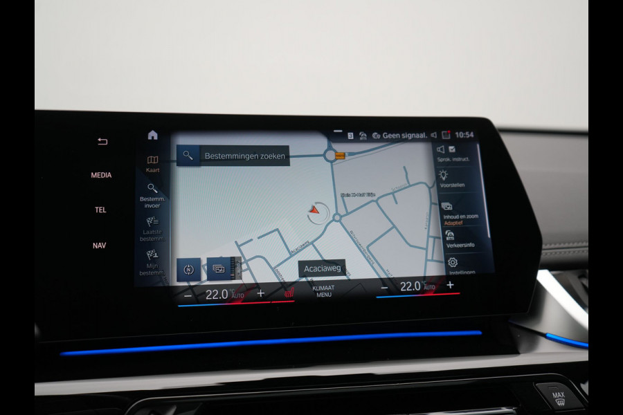 BMW X1 xDrive30e X Line PHEV 326pk Dealer O.H. | Trekhaak Af Fabriek | Panodak | Camera | Harman / Kardon | Lederen Voorstoelen Memory & Verwarmd | Sfeerverlichting | Apple Carplay | Navigatie | DAB | Cruise Control | Plug In Hybrid |