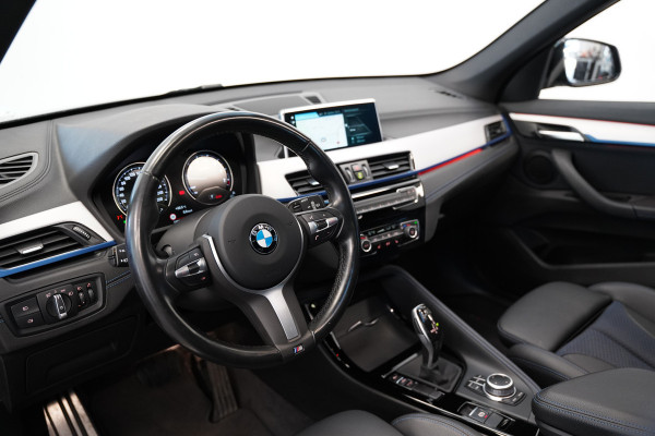 BMW X1 sDrive20i High Executive Panoramadak M-Sport Trekhaak