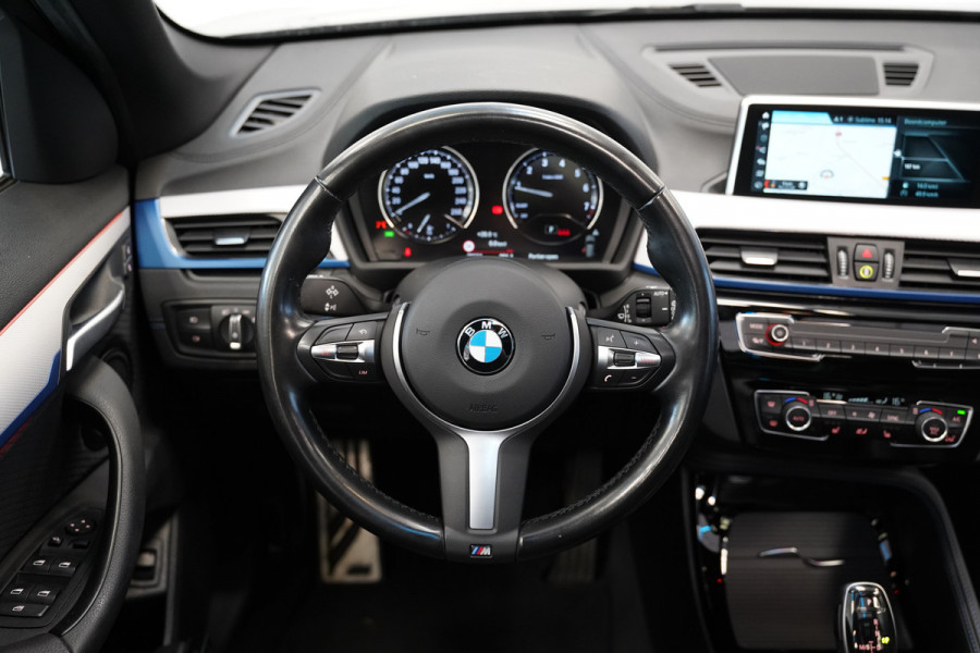BMW X1 sDrive20i High Executive Panoramadak M-Sport Trekhaak