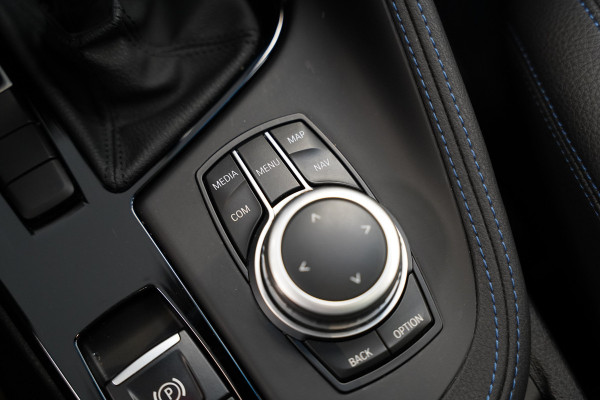 BMW X1 sDrive20i High Executive Panoramadak M-Sport Trekhaak
