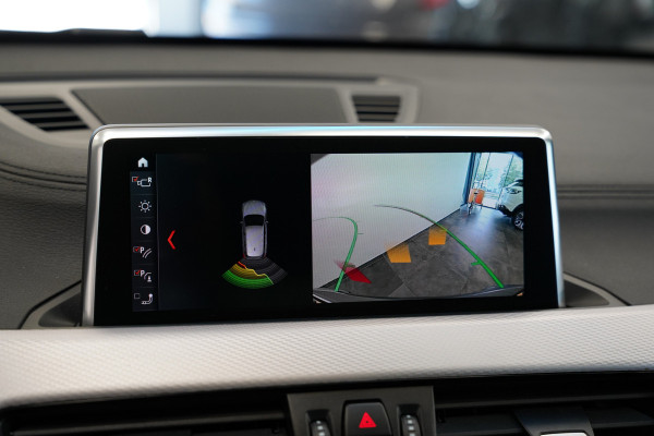 BMW X1 sDrive20i High Executive Panoramadak M-Sport Trekhaak